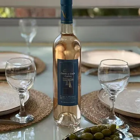 A 300m Des Plages De - Parking Prive Sainte-Maxime