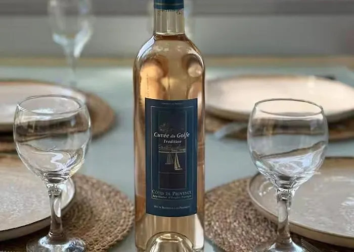 A 300m Des Plages De - Parking Prive Сент-Максим